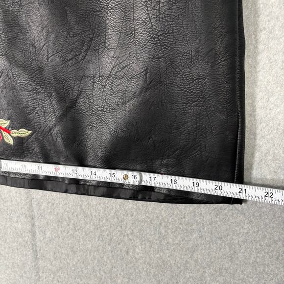 Jean Pascale Skirt Size 12 Mini Faux Leather Floral Embroidered Moto Witchy Boho - Picture 9 of 13